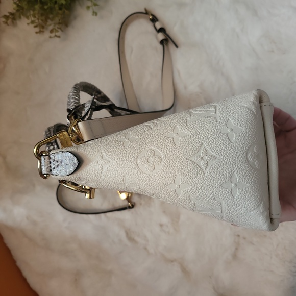 LOUIS VUITTON Creme Empreinte Monogram Leather Python V BB Tote Bag - RARE - Picture 14 of 14